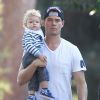 Exclusif - Josh Duhamel avec son fils à Santa Monica, le 23 octobre 2014.