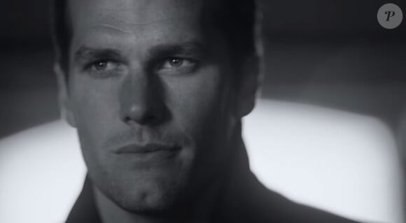 Tom Brady et son chien Lua dans une vidéo pour la marque UGG Australia