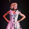 Madonna en concert au Parc de Sceaux à Paris en 1987. Cette petite robe bleue sera vendue aux enchères par Julien's Auctions lors de la vente Icons and Idols: Rock'n'Roll les 7 et 8 novembre 2014.
