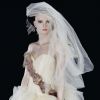 La robe de mariée que portait Madonna quand elle a épousé Sean Penn en 1985 sera vendue aux enchères par Julien's Auctions lors de la vente Icons and Idols: Rock'n'Roll les 7 et 8 novembre 2014.