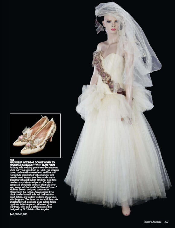 La robe de mariée que portait Madonna quand elle a épousé Sean Penn en 1985 sera vendue aux enchères par Julien's Auctions lors de la vente Icons and Idols: Rock'n'Roll les 7 et 8 novembre 2014.