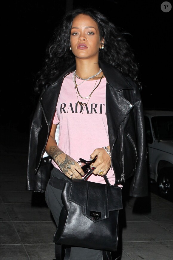 Rihanna est allée dîner au restaurant Matsuhisa à Los Angeles, le 27 octobre 2014.