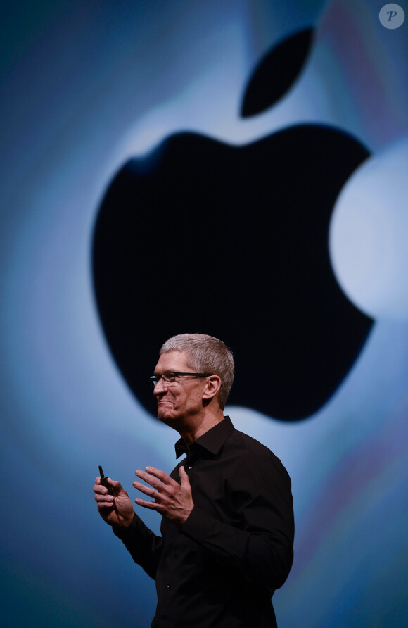 La ptron d'Apple, Tim Cook, en conférence de presse à San Francisco, le 12 septembre 2012.