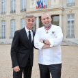 Exclusif - Cyril Viguier est parti à la rencontre du chef de cuisine de l'Elysée Guillaume Gomez, le 25 octobre, à l'occasion du tournage de son émission Talk Club.