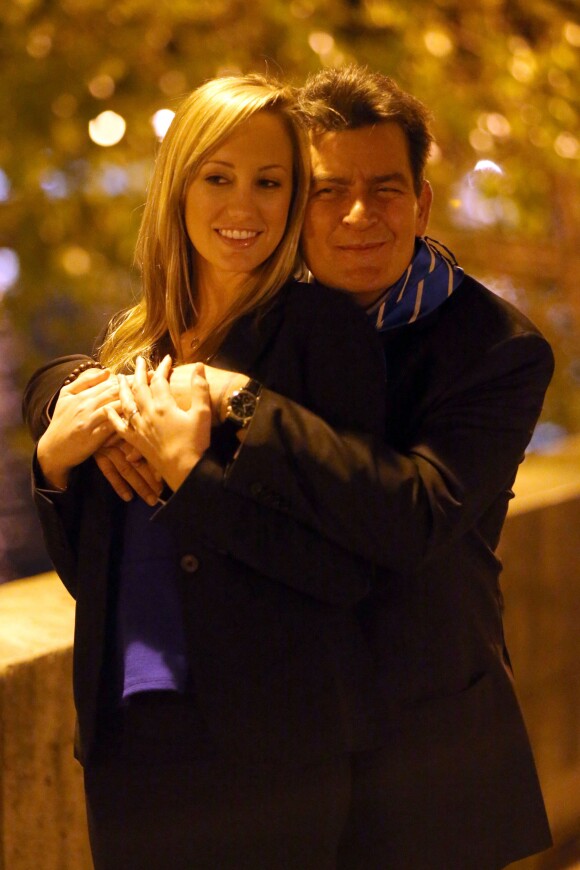 Exclusif - Charlie Sheen et Scottine Ross (Brett Rossi) sur l'île Saint-Louis à Paris, le 16 avril 2014