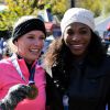 Caroline Wozniacki, félicité par son amie Serena Williams lors du marathon de New York, le 2 novembre 2014 à New York