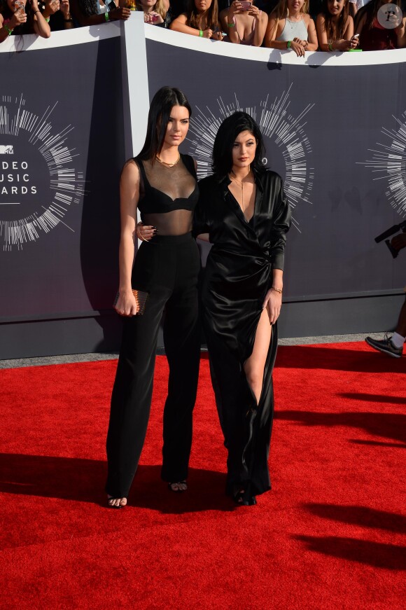 Kendall Jenner et Kylie Jenner à la Cérémonie des MTV Video Music Awards à Inglewood, le 24 aout 2014