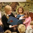  Nicole Kidman fait la lecture &agrave; des enfants dans le cadre de la promo du film Paddington &agrave; Brentwood, le 6 novembre 2014. 