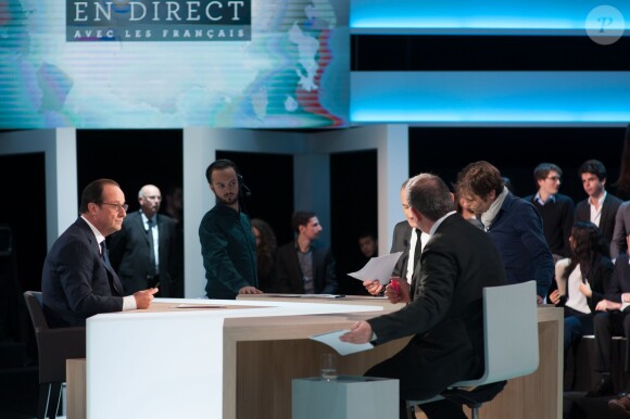 François Hollande sur le plateau de l'émission En direct avec les Français sur TF1 à Aubervilliers, le 6 novembre 2014