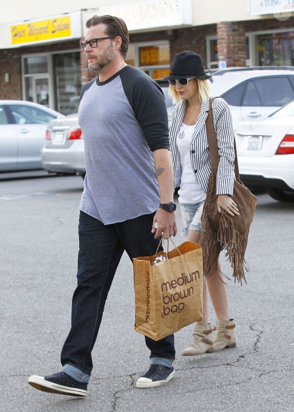 Tori Spelling et son mari Dean McDermott se rendent dans un centre thérapeutique de massage à Encino, le 7 novembre 2014