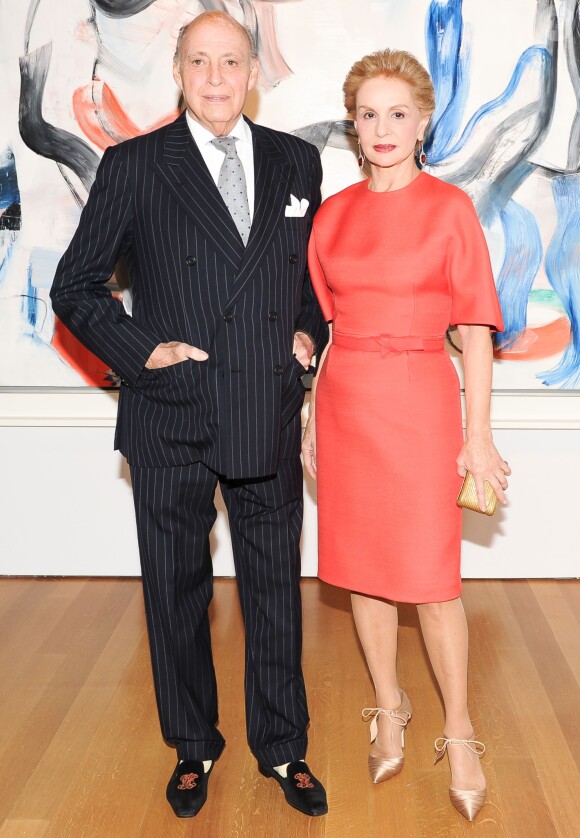 Reinaldo et Carolina Herrera assistent au dîner de lancement du livre Valentino: At the Emperor's Table à la maison d'enchères Christie's. New York, le 8 novembre 2014.