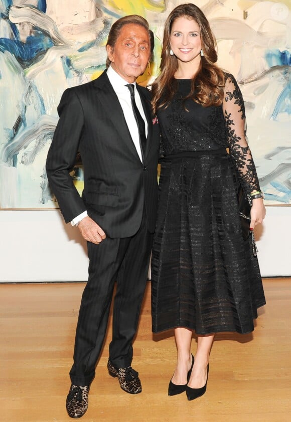 Valentino Garavani et la princesse Madeleine de Suède assistent au dîner de lancement du livre Valentino: At the Emperor's Table à la maison d'enchères Christie's. New York, le 8 novembre 2014.