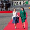 Letizia d'Espagne et Mathilde de Belgique, deux reines d'élégance sur tapis rouge, à Bruxelles, le 12 novembre 2014, lors de la visite officielle du couple royal espagnol.