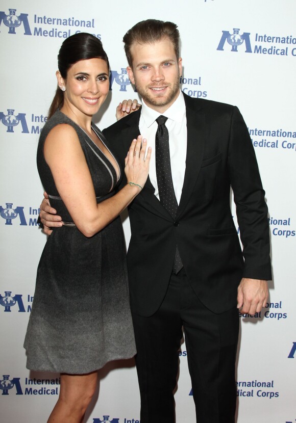 Jamie-Lynn Sigler et son fiancé Cutter Dykstra - Dîner annuel "International Medical Corps" à l'hôtel Beverly Wilshire à Beverly Hills, le 23 octobre 2014. 