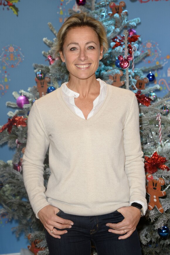 Anne-Sophie Lapix assiste au lancement des festivités de Noël à Disneyland Paris, à Marne-la-Vallée, le samedi 15 novembre 2014.