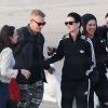 Exclusif - Katy Perry arrive avec le DJ Diplo (Wesley Pentz de son vrai nom), ses amis et des membres de sa famille (70 personnes au total) en jet privé à l'aéroport du Bourget le 26 octobre 2014, en provenance de Marrakech au Maroc ou elle à fêté son trentième anniversaire.