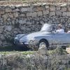 Exclusif - Brad Pitt au volant d'une Citroën DS décapotable, pendant le tournage de "By the sea" sur l'île de Gozo à Malte le 9 novembre 2014.