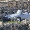 Exclusif - Brad Pitt et Angelina Jolie, dans une Citroën DS décapotable, pendant le tournage de "By the sea" sur l'île de Gozo à Malte le 9 novembre 2014.