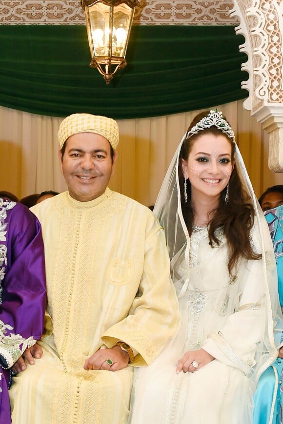 Le prince Moulay Rachid du Maroc et de Lalla Oum Keltoum lors de la cérémonie de La Berza pour leur mariage le 14 novembre 2014 au palais royal à Rabat.