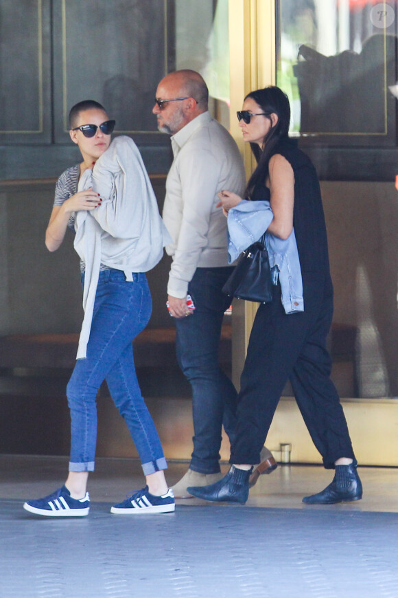 Tallulah Willis et sa mère Demi Moore lors d'une virée déjeuner au Sunset Towers hotel de Los Angeles, le 23 novembre 2014.