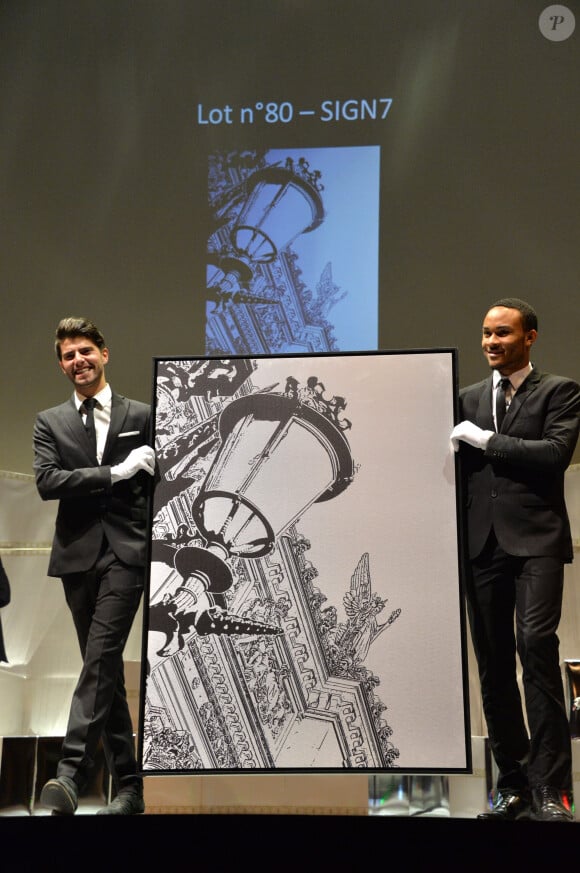 Oeuvre de l'artiste "SIGN7" - Soirée de vente aux enchères des "Frimousses de Créateurs" au profit de l'Unicef au théâtre du Châtelet à Paris, le 24 novembre 2014.