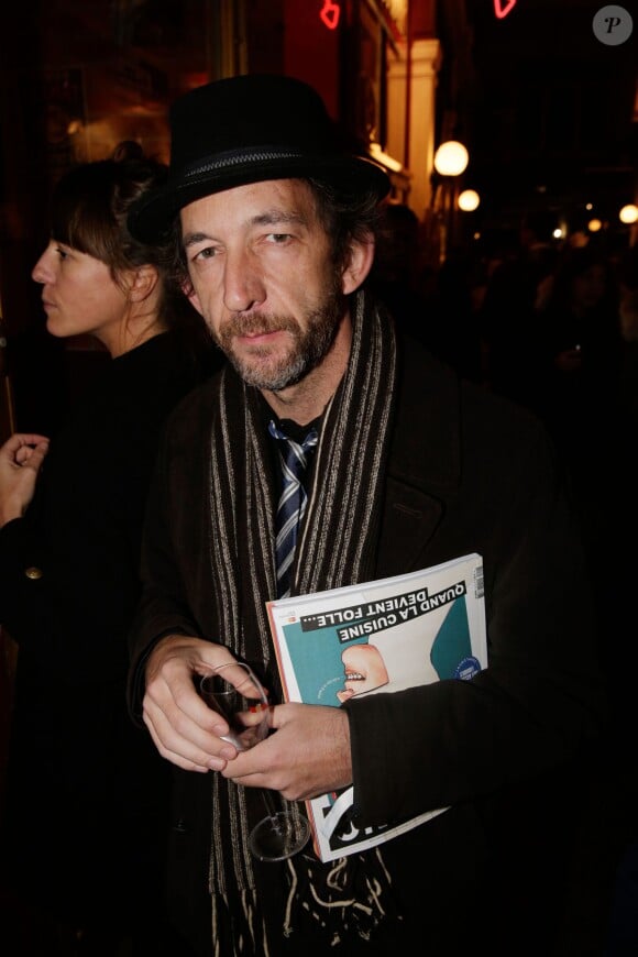 Arthur H lors de la soirée du guide Fooding au passage des Panoramas à Paris le 24 novembre 2014