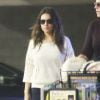 La jeune maman Mila Kunis, est allée faire du shopping avec une amie à Studio City, le 25 novembre 2014.