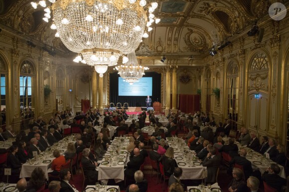 Exclusif - Le prince Daniel de Suède remettait le prix Golden Gavel lors d'une cérémonie organisée au Grand Hôtel à Stockholm, le 26 novembre 2014.