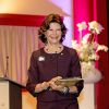La reine Silvia de Suède reçoit le prix Martin Buber à Kerkrade, aux Pays-Bas, le 25 novembre 2014.