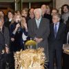Professeur David Khayat, Arielle Dombasle, Jean-Claude Catalan lors de la 19e édition des Sapins de Noël des créateurs au théâtre des Champs-Elysées à Paris, le 27 novembre 2014.