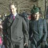 Kate Middleton avec William et la famille royale le 25 décembre 2013 à Sandringham, où il dispose d'une résidence, Anmer Hall, offerte par la reine Elizabeth II en cadeau de mariage.