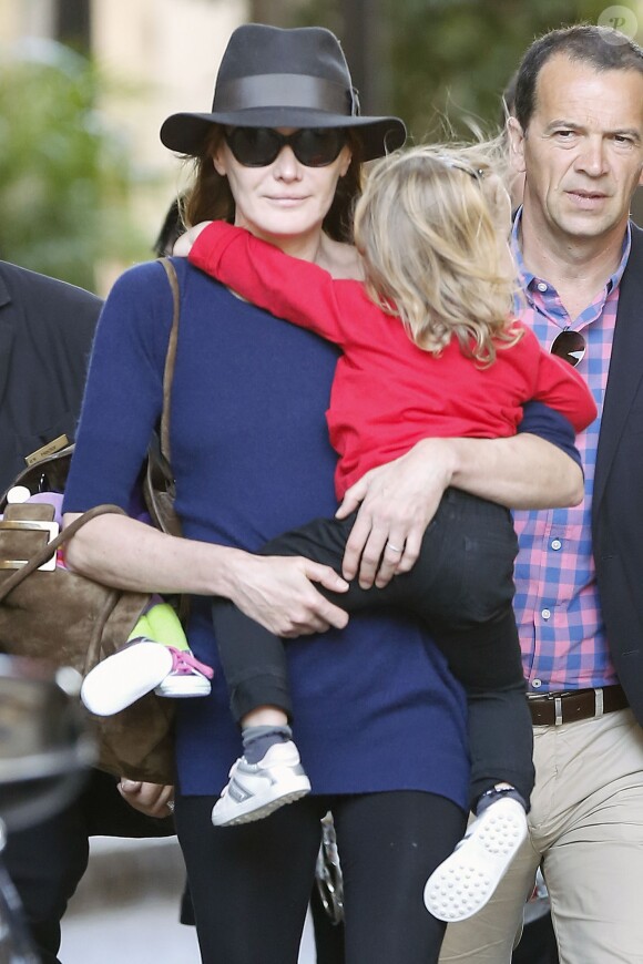 Carla Bruni et sa fille Giulia à Los Angeles, le 29 avril 2014.
