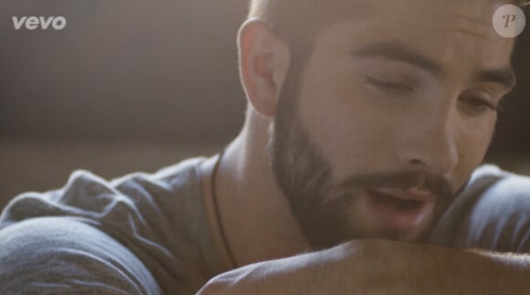 Kendji Girac, dans le clip Elle m'a aimé.