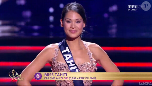 Miss Tahiti défile lors de la cérémonie de Miss France 2015 sur TF1, le samedi 6 décembre 2014.