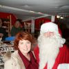 Véronique Genest et le père Noël lors de l'inauguration du marché de Nöel sur le Parvis de la Défense, le 27 novembre 2014.