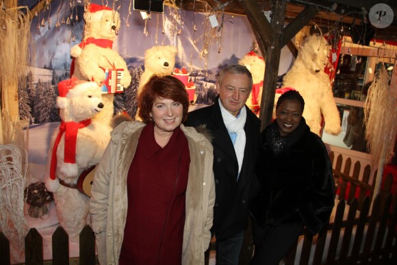 Véronique Genest, Yann Queffélec et Babette de Rozières lors de l'inauguration du marché de Nöel sur le Parvis de la Défense, le 27 novembre 2014.