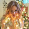 Maitland Ward pose en mère Noël sexy, le 8 décembre 2014.