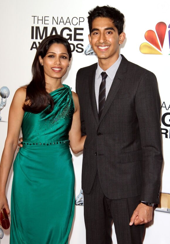 Freida Pinto et Dev Patel lors de la 44e "NAACP Image Awards" à Los Angeles le 1er février 2013