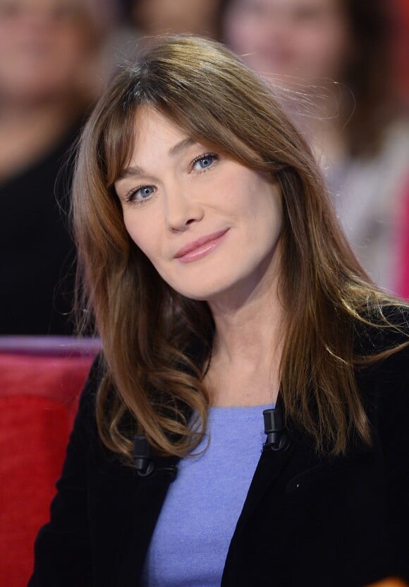 Carla Bruni - Carla Bruni-Sarkozy lors de l'enregistrement de l'émission "Vivement Dimanche" (France 2)  à Paris le 10 décembre 2014.