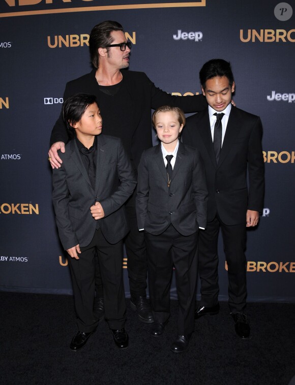Brad Pitt, Maddox Jolie-Pitt, Shiloh Jolie-Pitt and Pax Jolie-Pitt à la première du film "Unbroken" à Hollywood, le 15 décembre 2014.