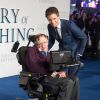 Eddie Redmayne, Stephen Hawking - Première du film "Une merveilleuse histoire du temps" à Londres le 9 décembre 2014.