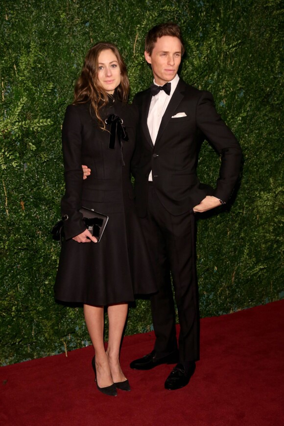 Eddie Redmayne, Hannah Bagshaw - Soirée "Evening Standard Theatre Awards" à Londres le 30 novembre 2014.