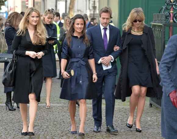 Pippa Middleton avec Ben Fogle et sa femme Marina lors d'un service à la mémoire de Sir David Frost à l'abbaye de Westminster le 13 mars 2014