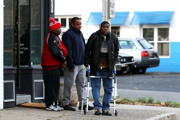 Exclusive - Tracy Morgan, entouré de sa famille, tente de remarcher six mois après son terrible accident de voiture dans le New Jersey, le 15 décembre 2014.