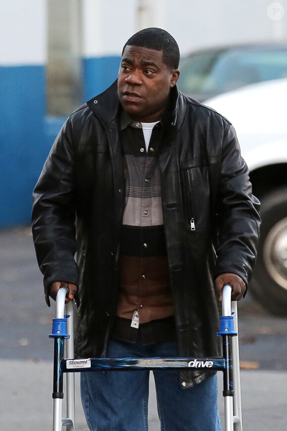 Exclusive - Tracy Morgan, entouré de sa famille, tente de remarcher six mois après son terrible accident de voiture dans le New Jersey, le 15 décembre 2014.