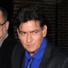 Charlie Sheen arrive sur le plateau de l'émission "Late Show With David Letterman" à New York, le 14 janvier 2013.