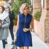 Sienna Miller de sortie à New York, porte une robe A.L.C. (modèle Penny), un sac noir et des sandales Pierre Hardy. Le 15 décembre 2014.