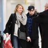 Cameron Diaz et son fiancé Benji Madden au JFK airport de New York le 17 décembre 2014.