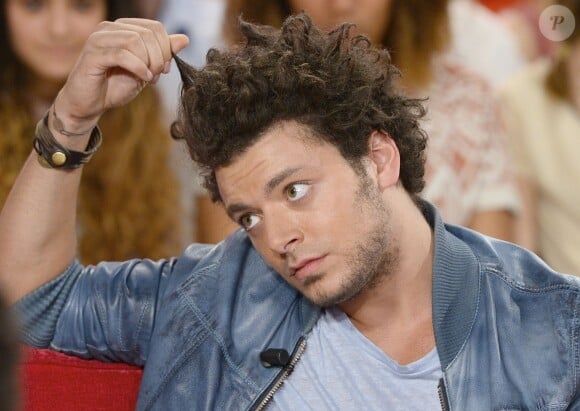 Kev Adams à l' Enregistrement de l'émission "Vivement Dimanche" le 1er octobre 2014 au Studio Gabriel à Paris, pour une diffusion le 5 octobre 2014. 