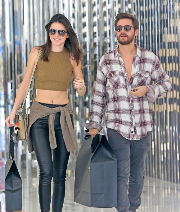 Kendall Jenner et Scott Disick quittent le magasin Saint Laurent à Beverly Hills, le 23 décembre 2014.